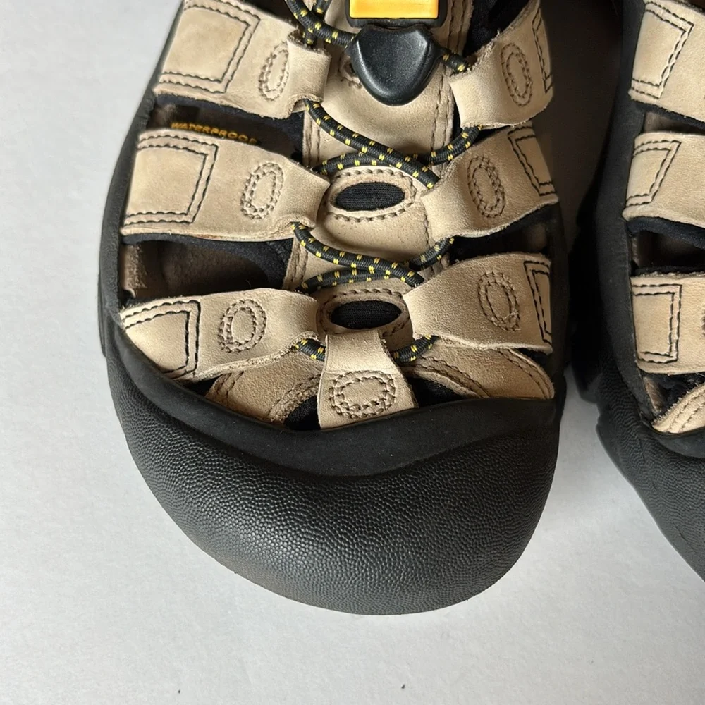 Keen Beige and Black Hiking/Water Shoes - Picture 4 of 7